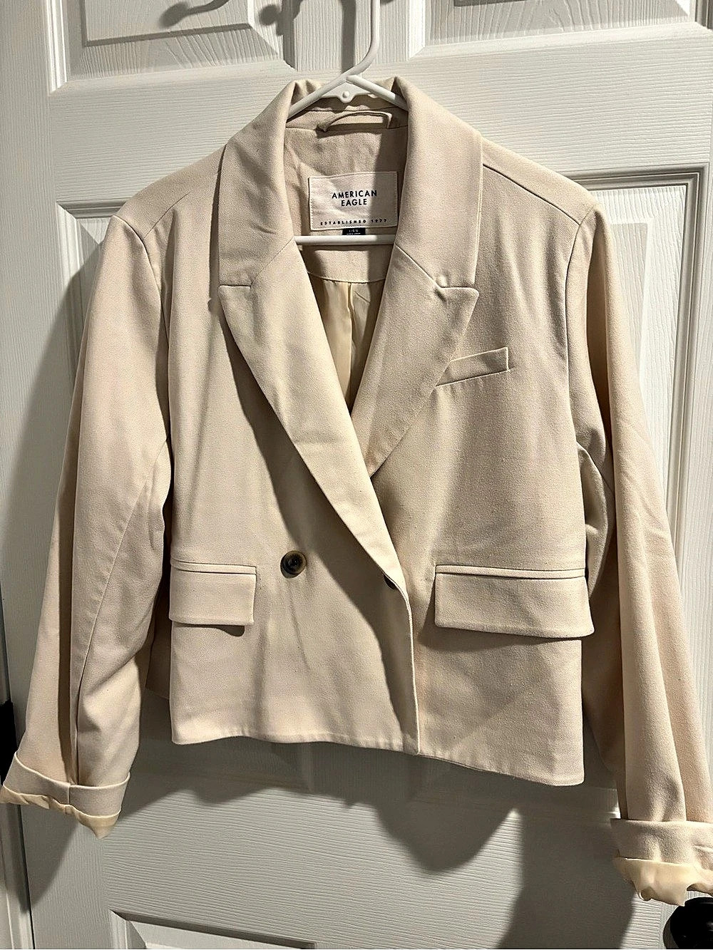 American Eagle Women's Blazer in Cream Size Medium Like New